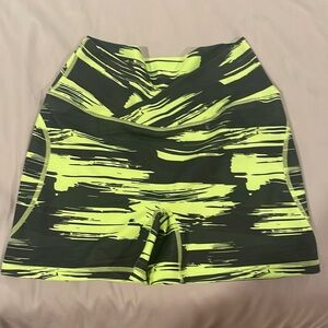 Alphalete V Power Shorts
